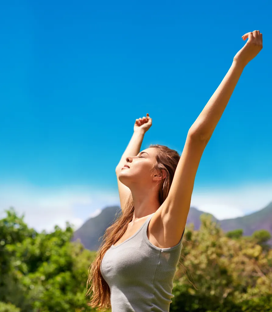 catching-the-summer-rays-a-young-woman-enjoying-t-2026-01-09-10-54-33-utc