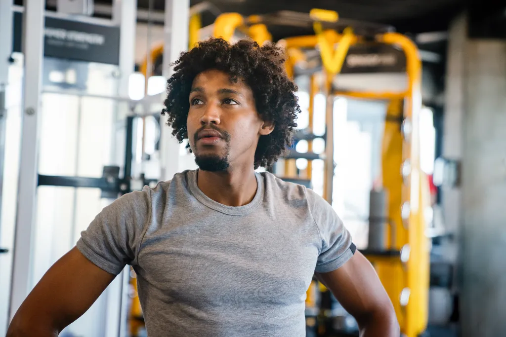 young-muscular-man-during-workout-in-the-gym-2026-01-09-06-47-00-utc
